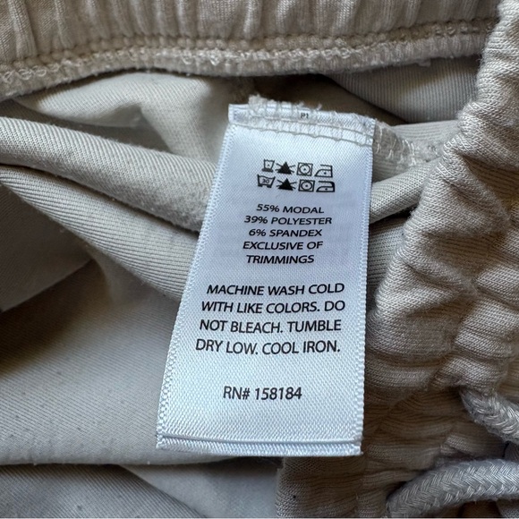 2-Piece Matching Cream Sweatshirt and Sweatshort Set - Picture 8 of 11